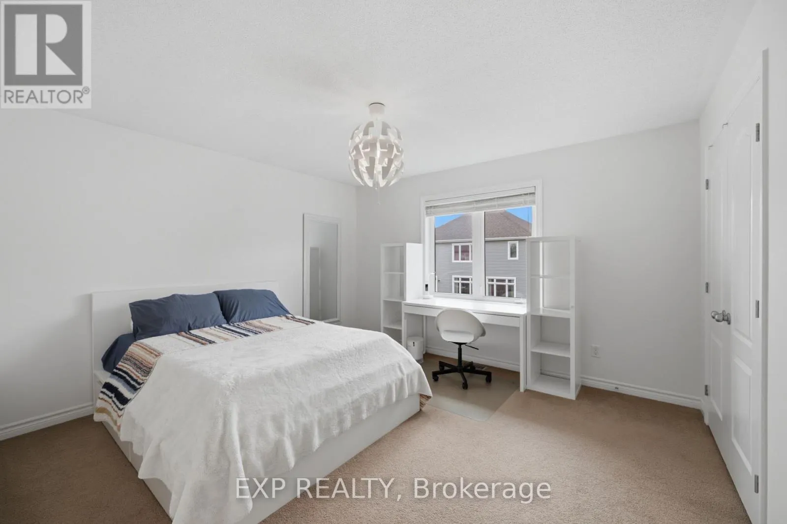 273 GRACEWOOD CRESCENT