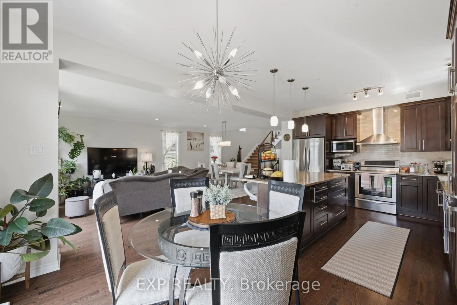 273 GRACEWOOD CRESCENT