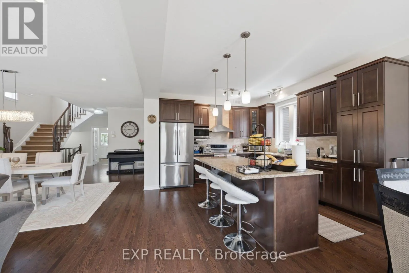 273 GRACEWOOD CRESCENT