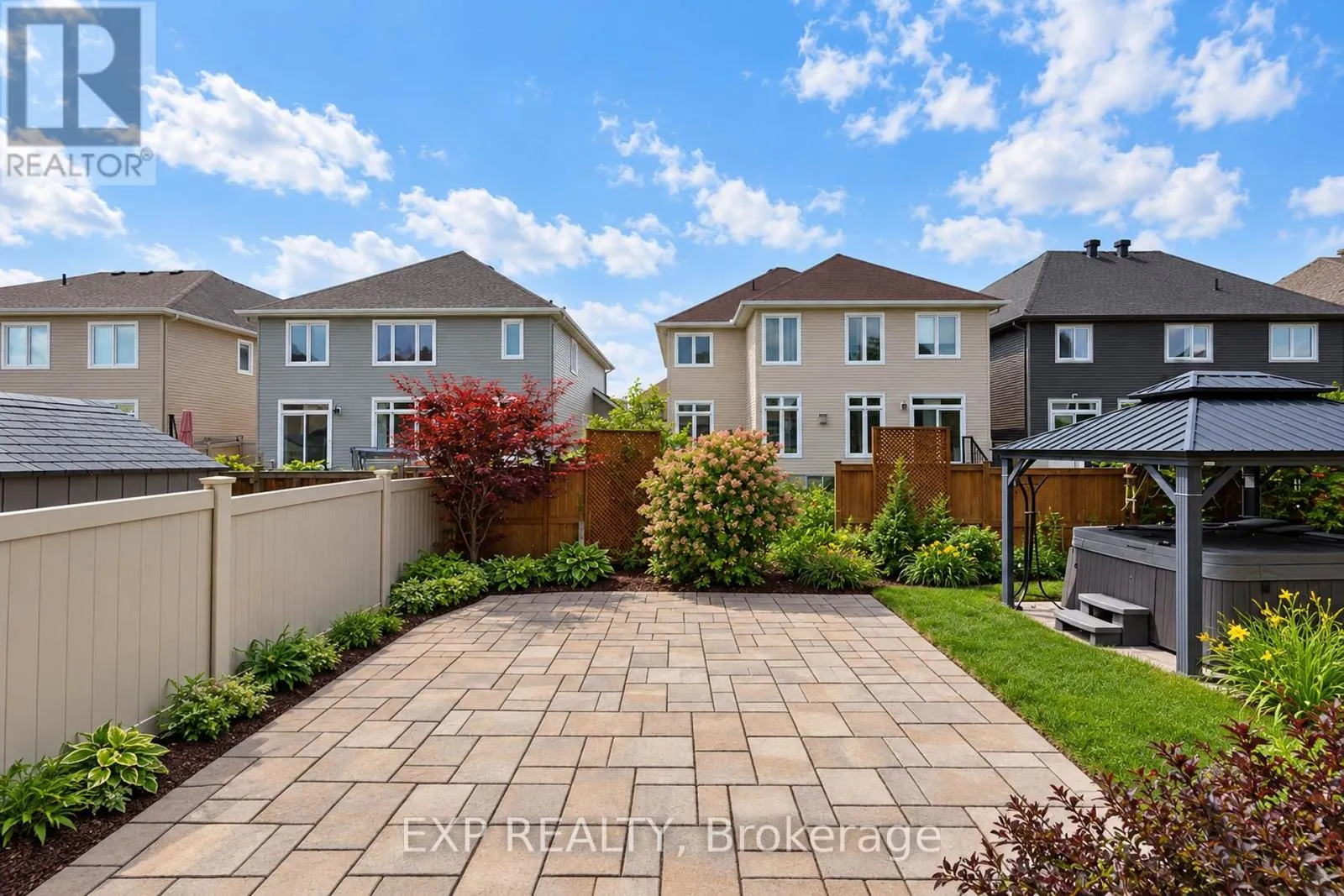273 GRACEWOOD CRESCENT