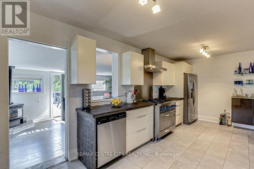 465 ASHLAND AVENUE
