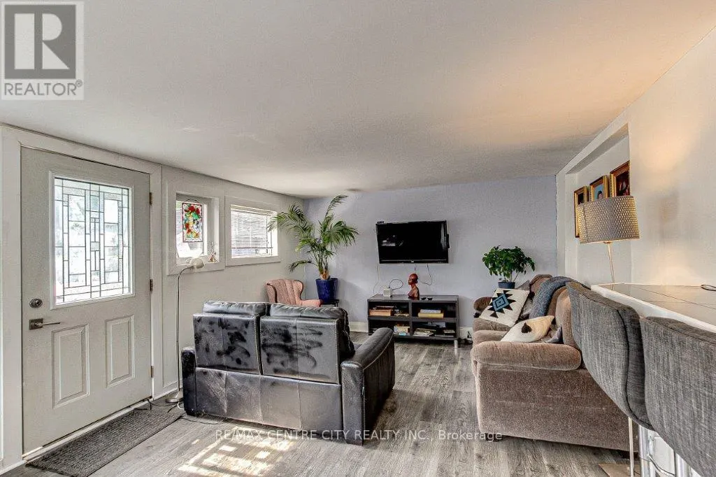 465 ASHLAND AVENUE