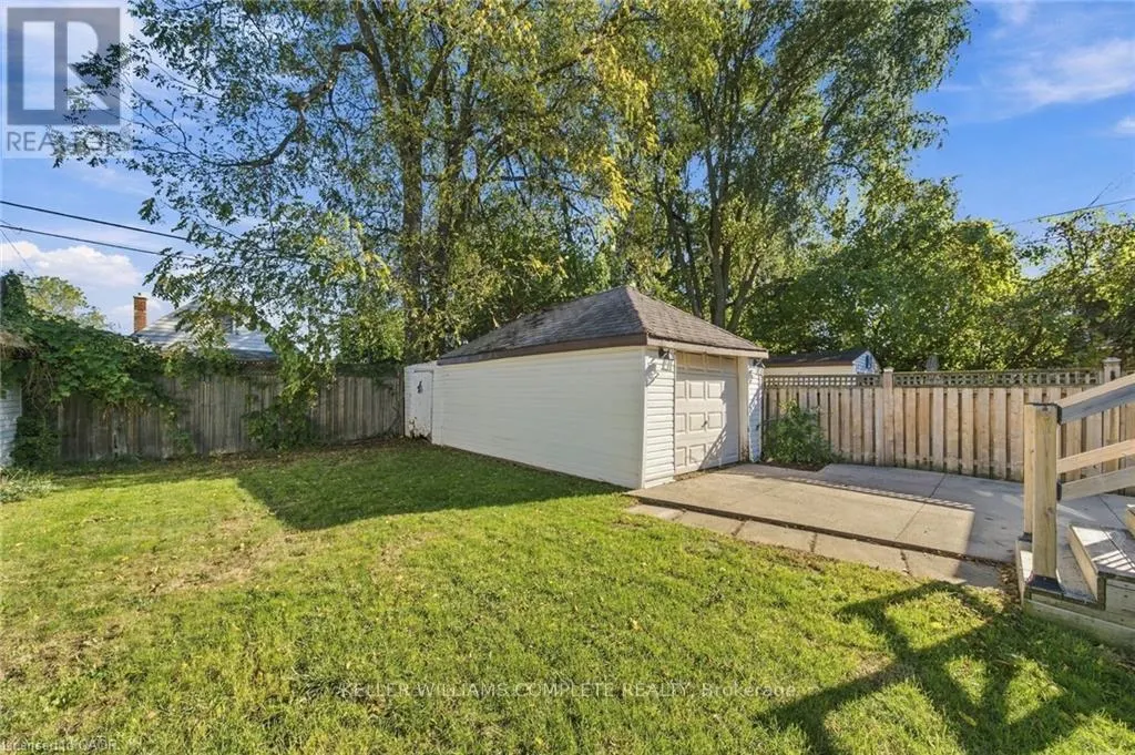 143 HUXLEY AVENUE S