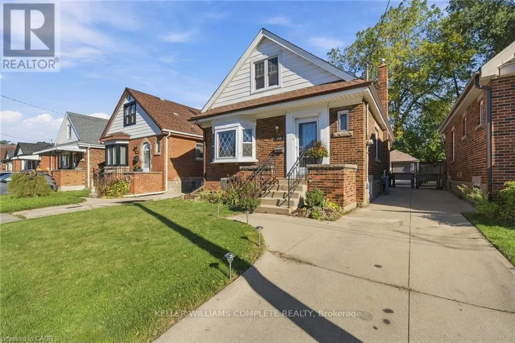 143 HUXLEY AVENUE S