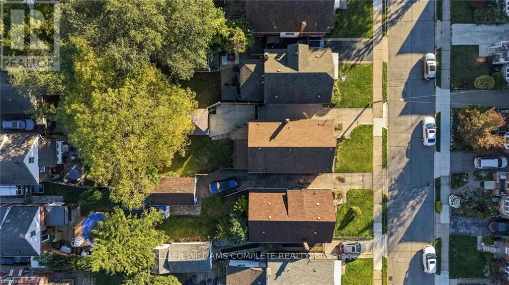 143 HUXLEY AVENUE S