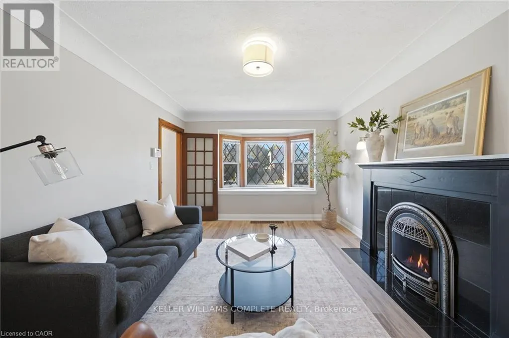 143 HUXLEY AVENUE S