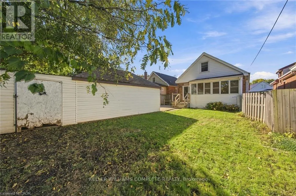 143 HUXLEY AVENUE S
