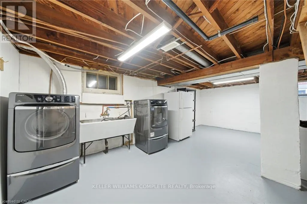 143 HUXLEY AVENUE S