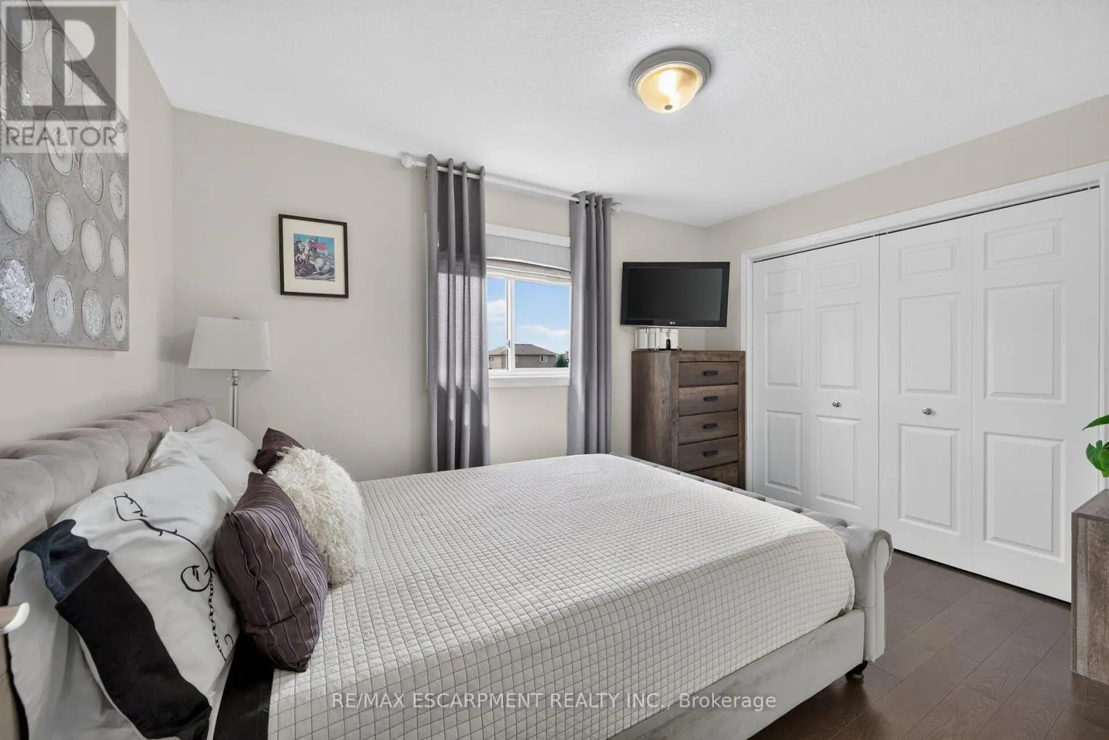 18 LINDA CRESCENT