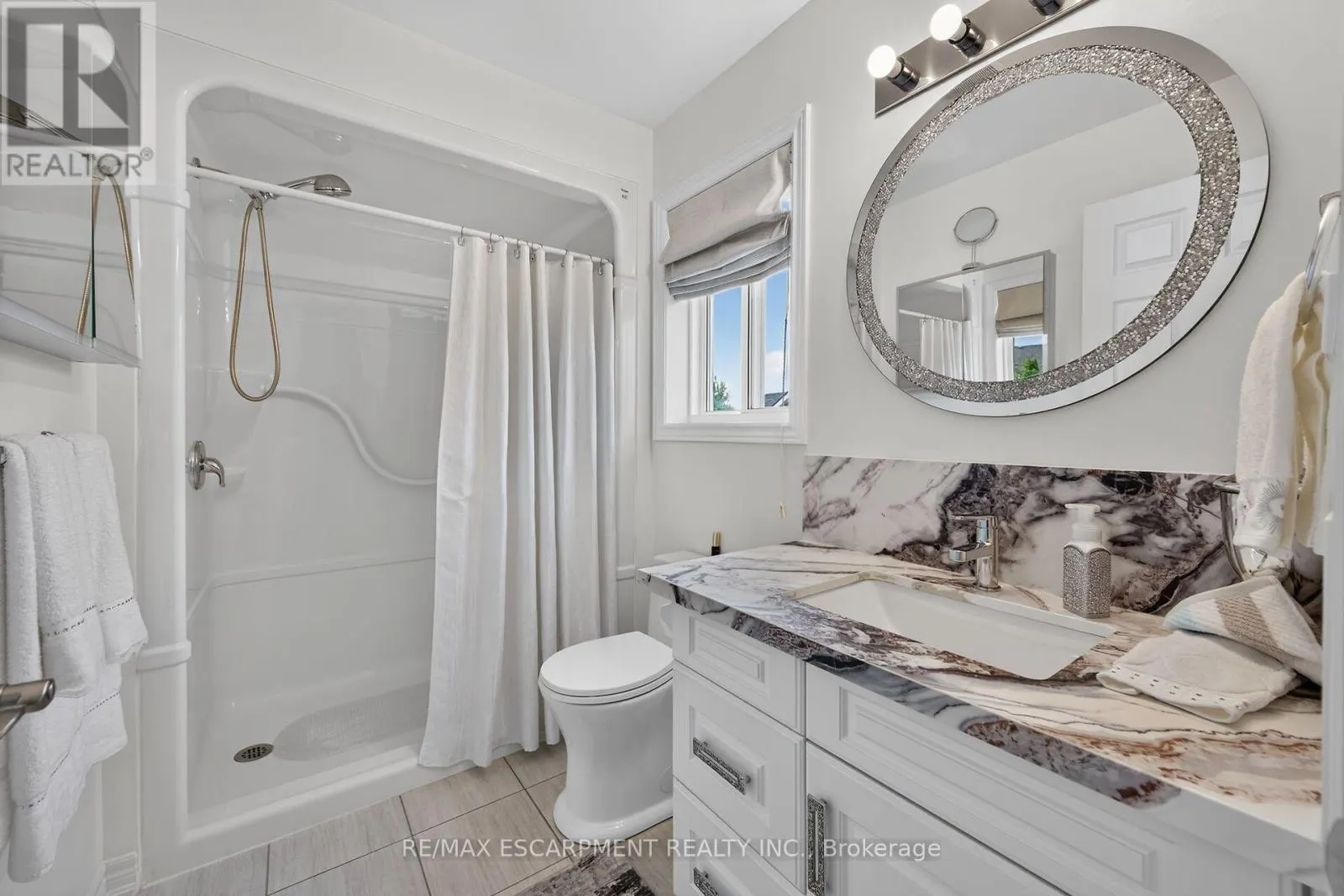 18 LINDA CRESCENT
