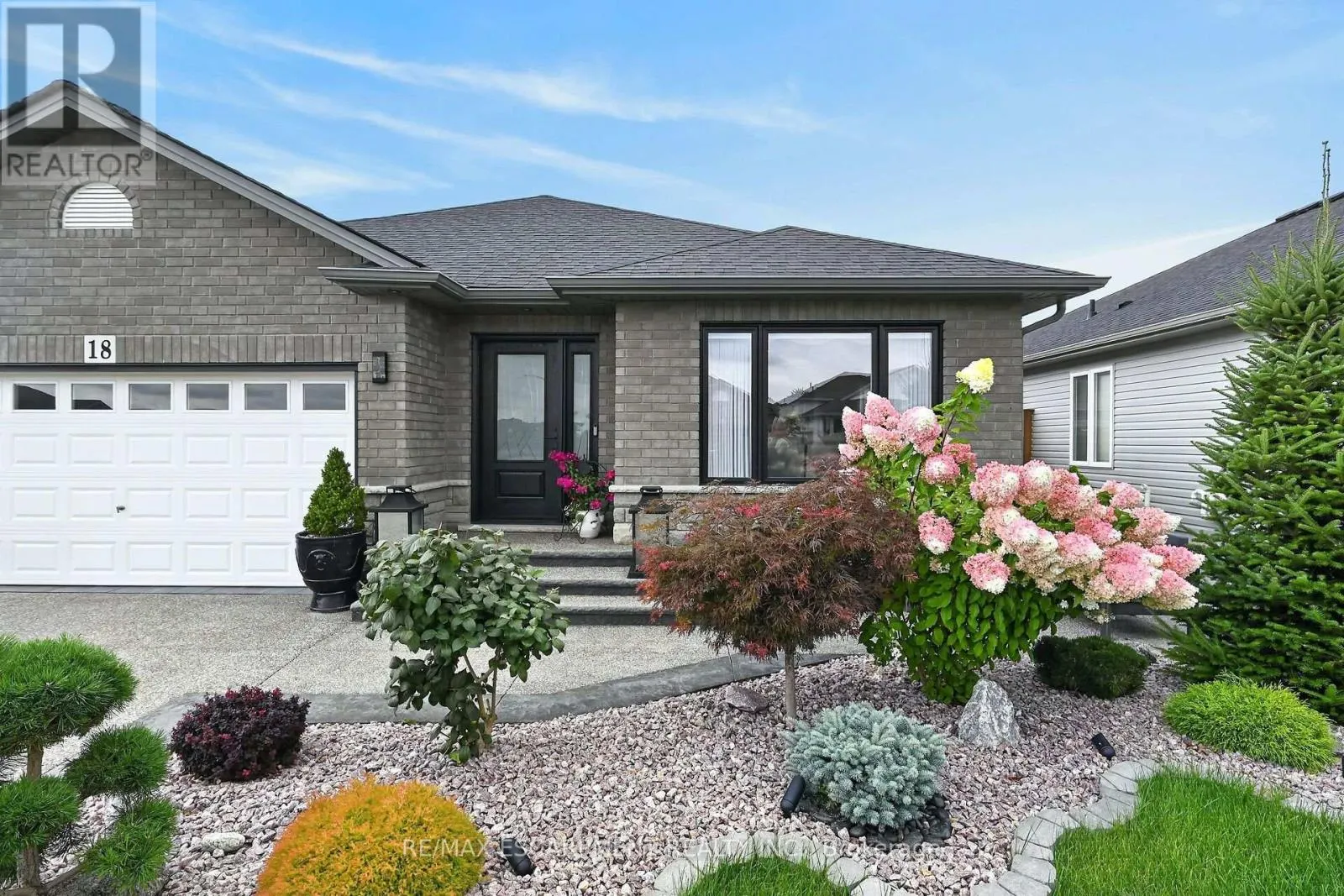 18 LINDA CRESCENT