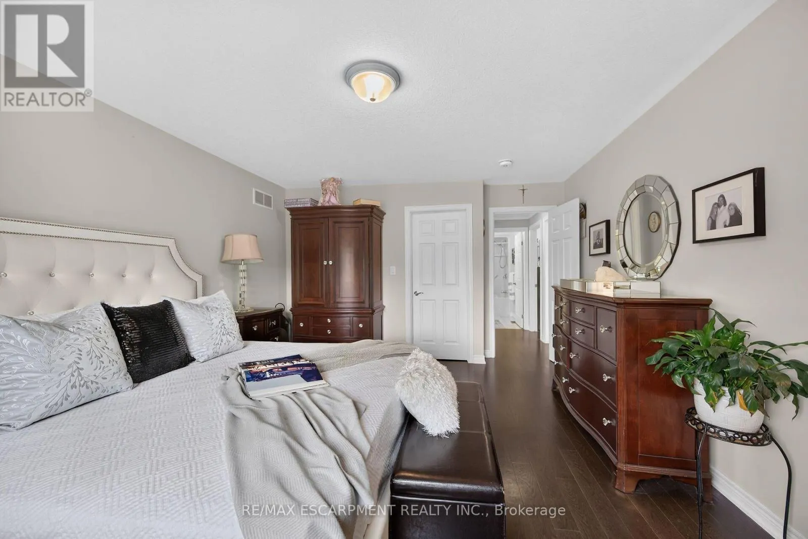 18 LINDA CRESCENT