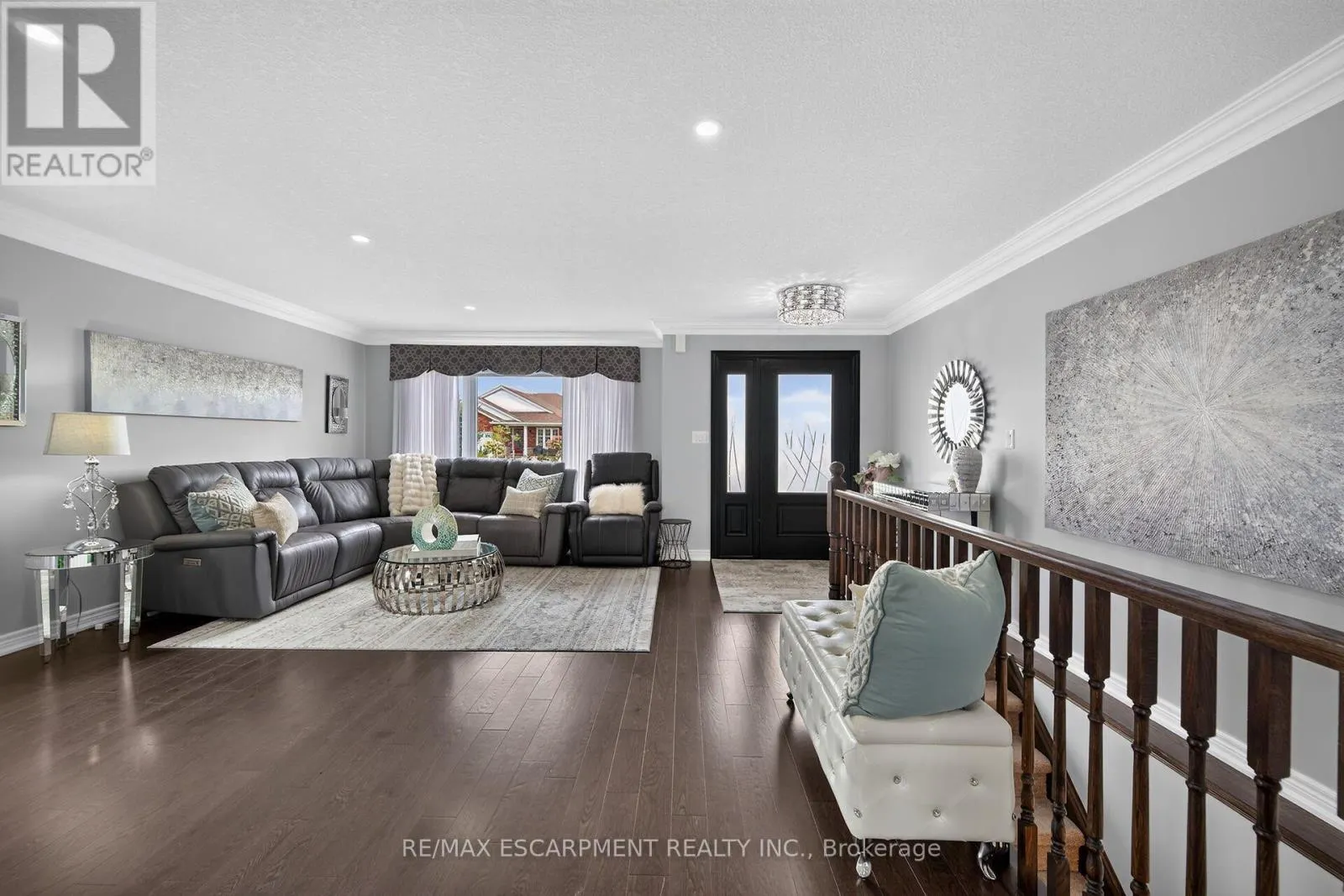 18 LINDA CRESCENT