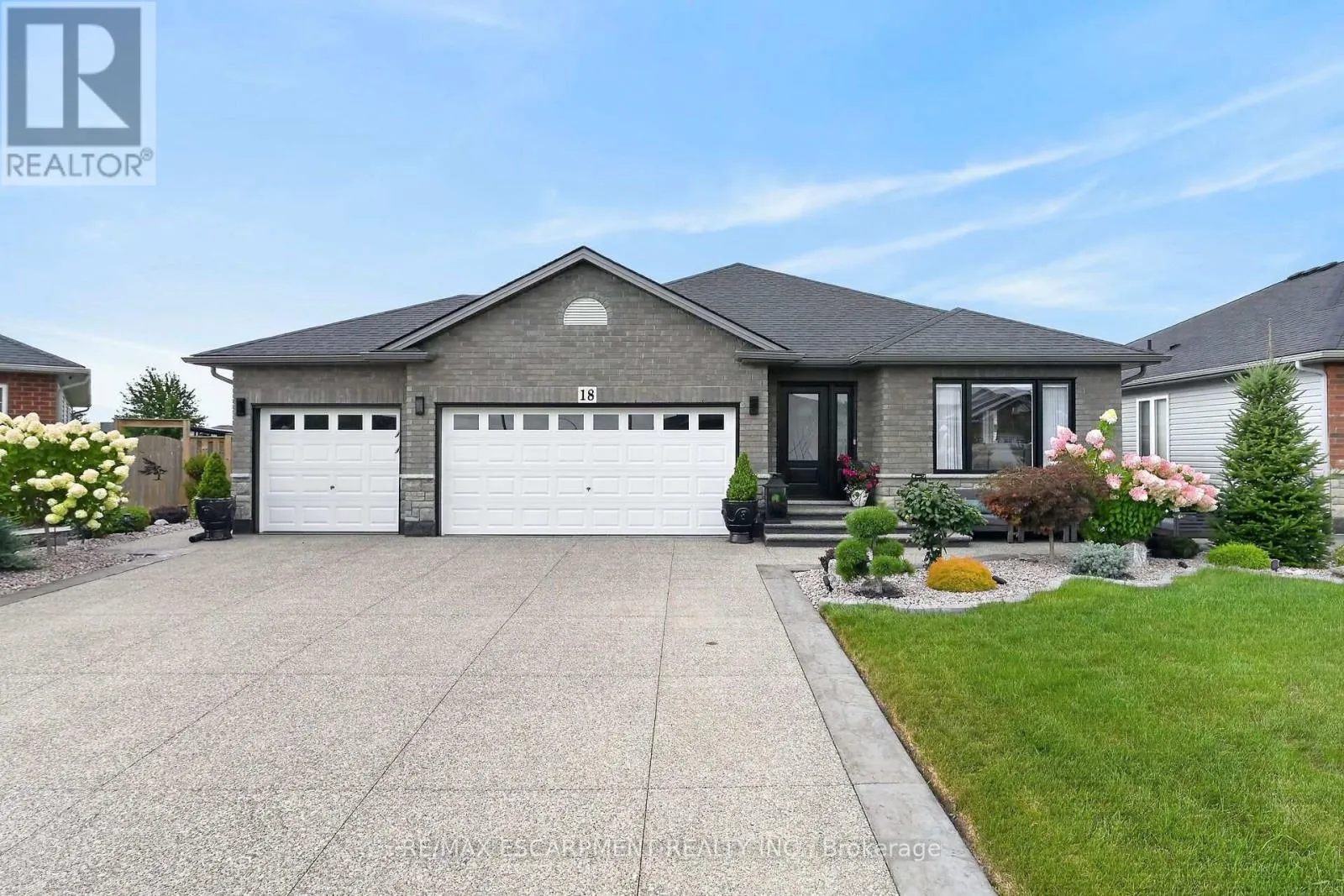18 LINDA CRESCENT