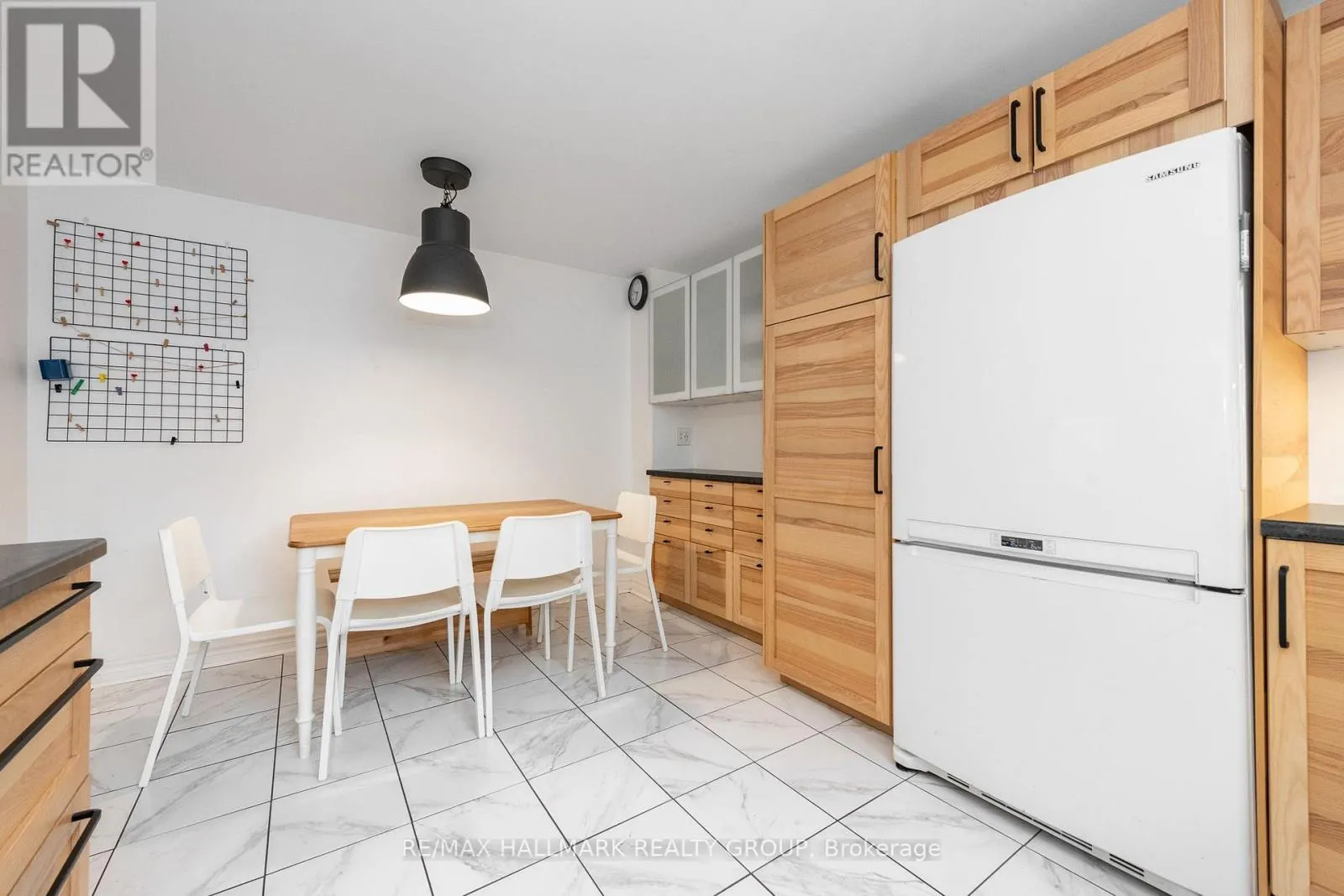 121 - 1045 MORRISON DRIVE