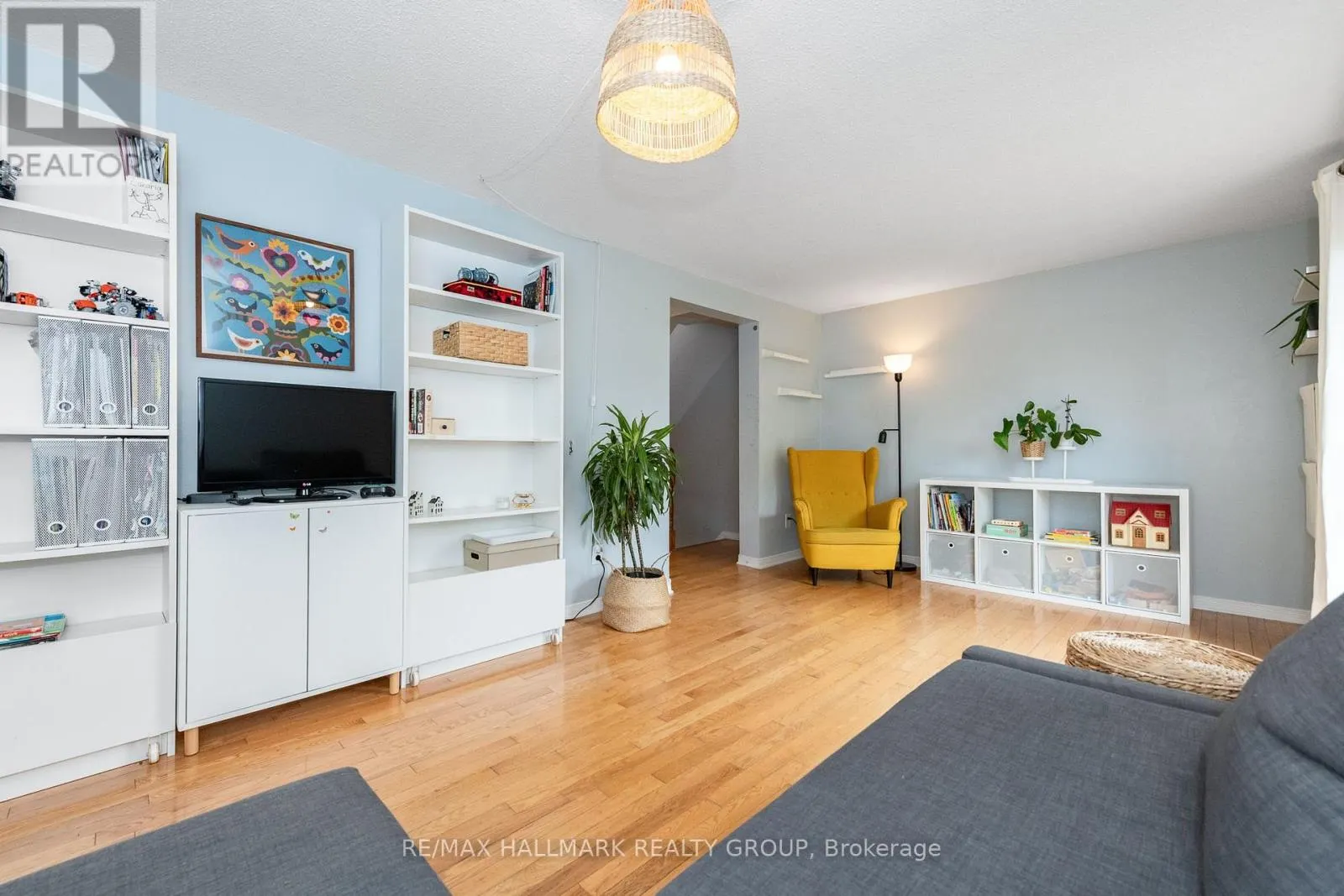 121 - 1045 MORRISON DRIVE