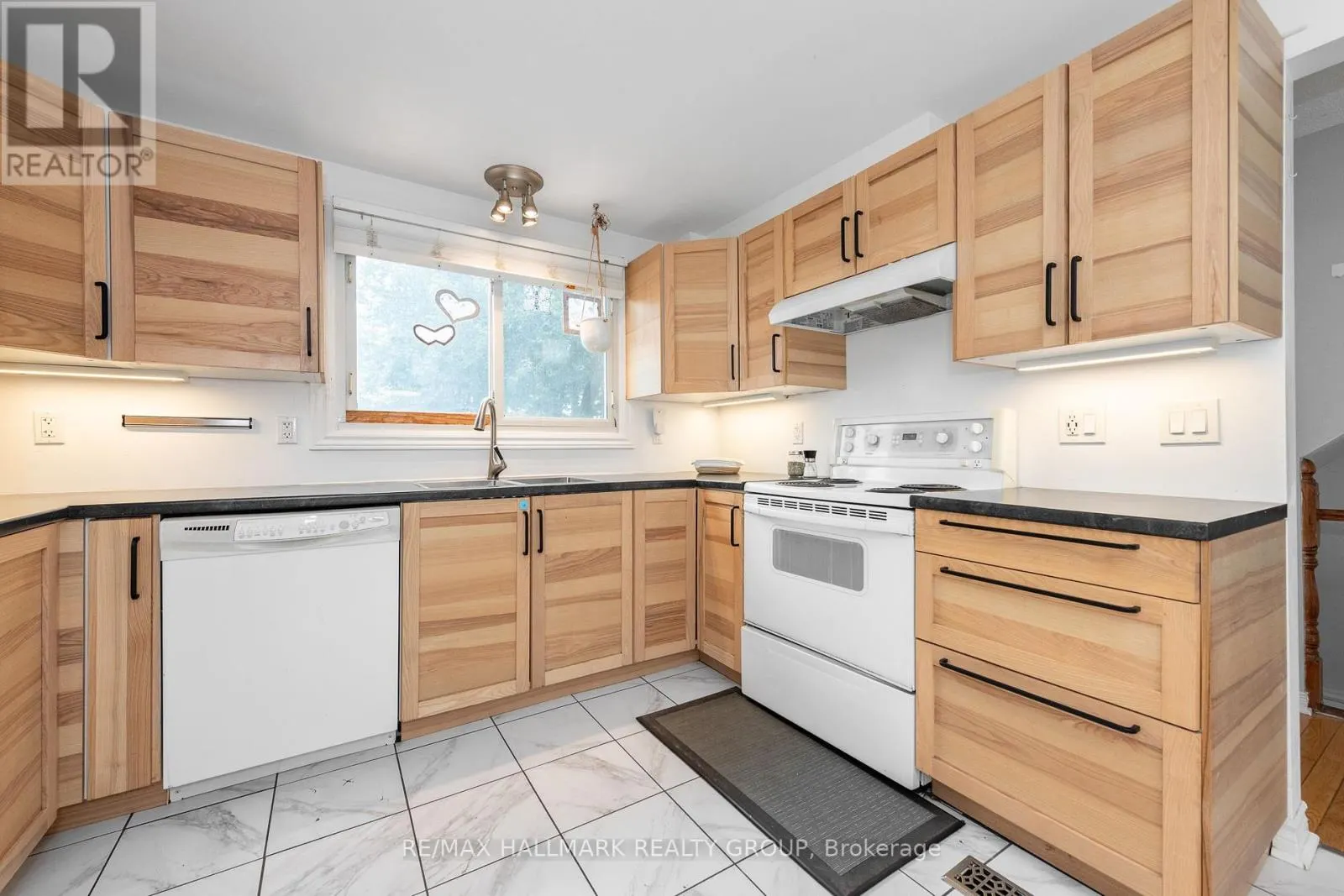 121 - 1045 MORRISON DRIVE