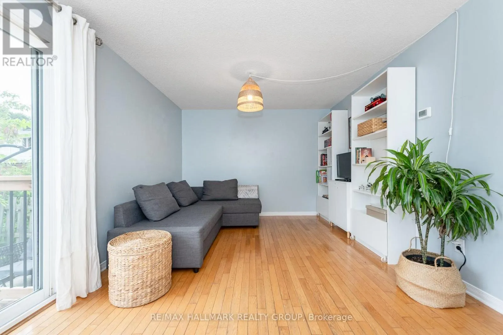 121 - 1045 MORRISON DRIVE
