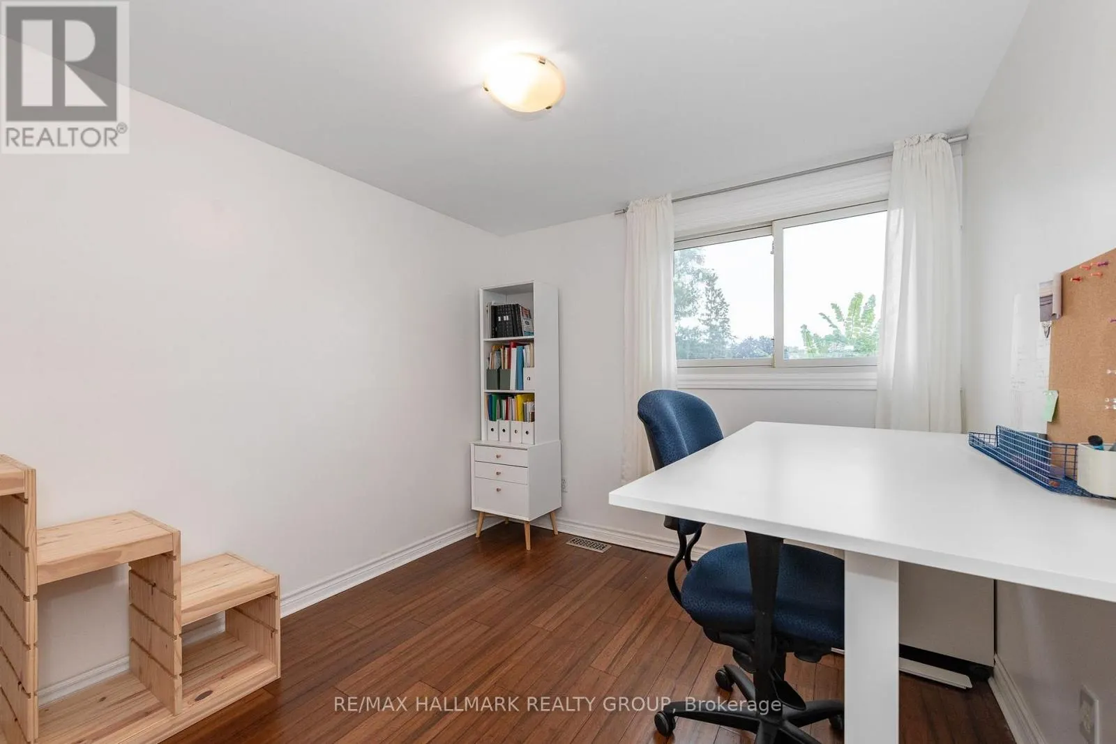 121 - 1045 MORRISON DRIVE