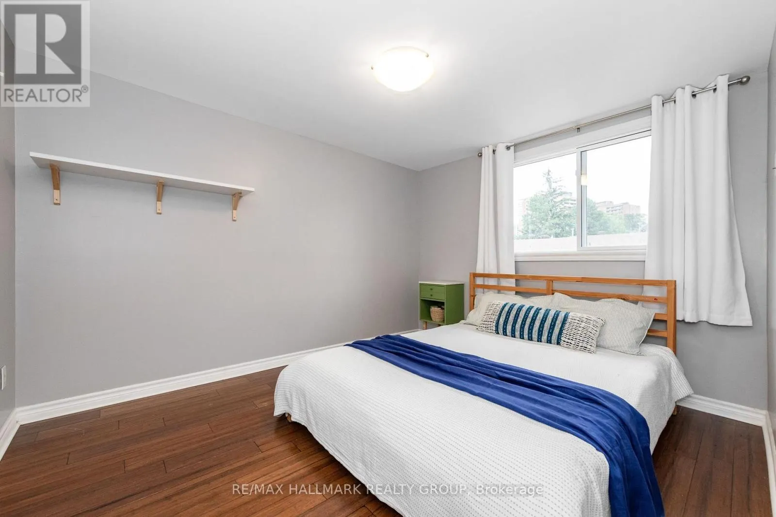 121 - 1045 MORRISON DRIVE