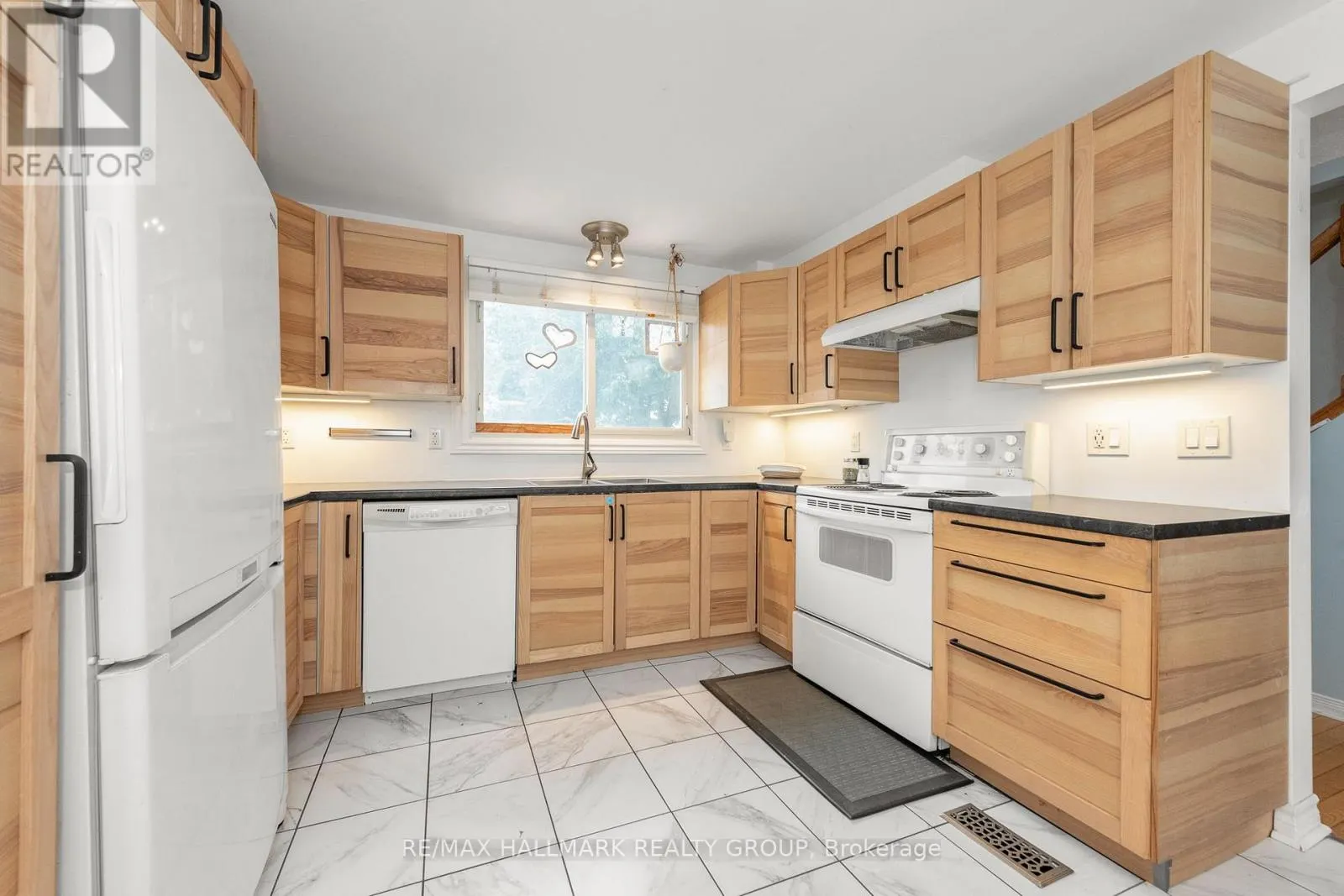 121 - 1045 MORRISON DRIVE