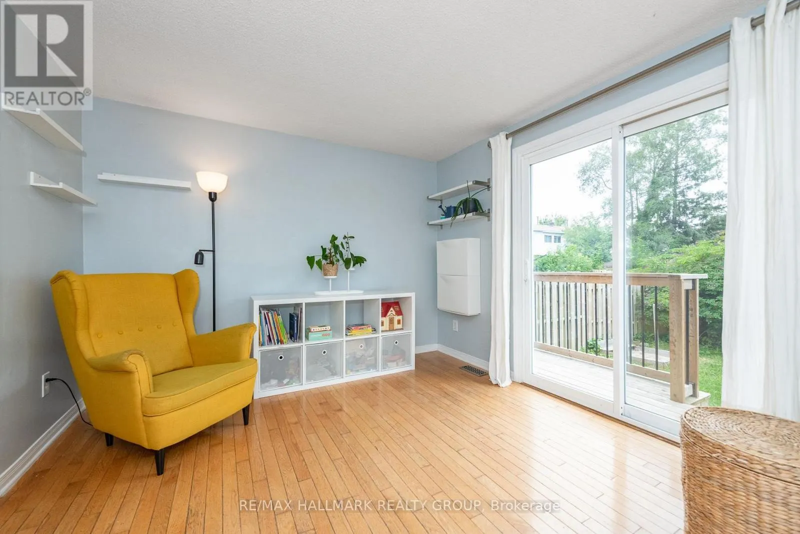 121 - 1045 MORRISON DRIVE