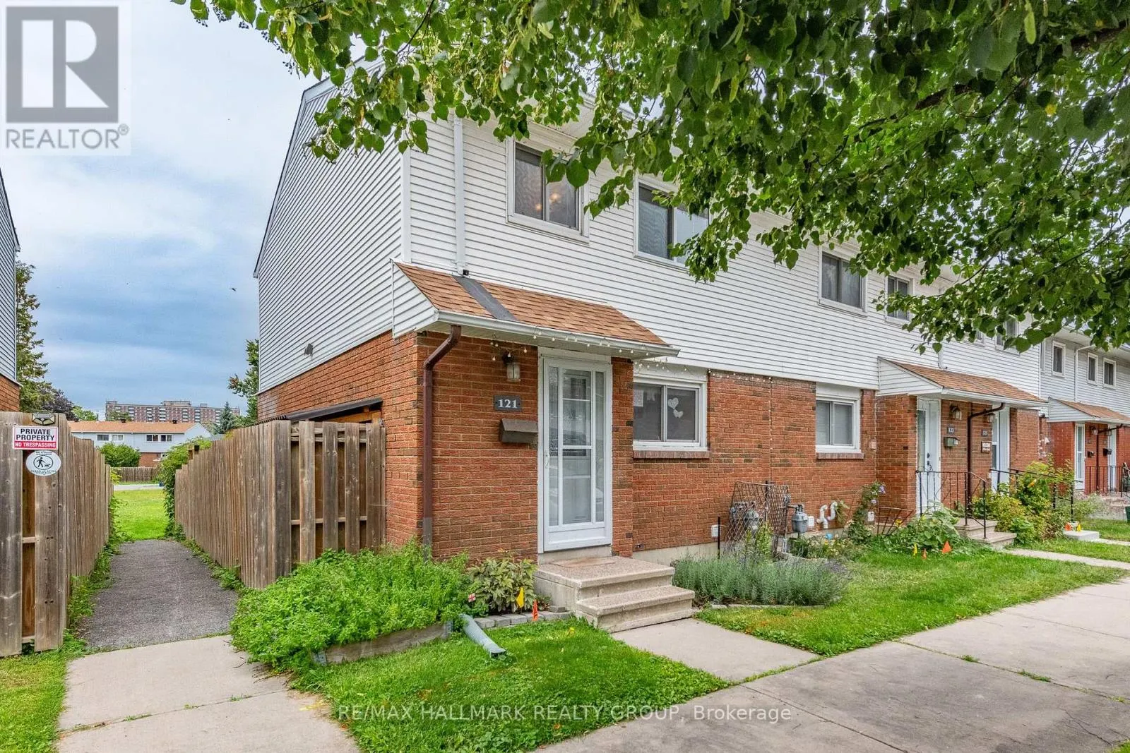 121 - 1045 MORRISON DRIVE