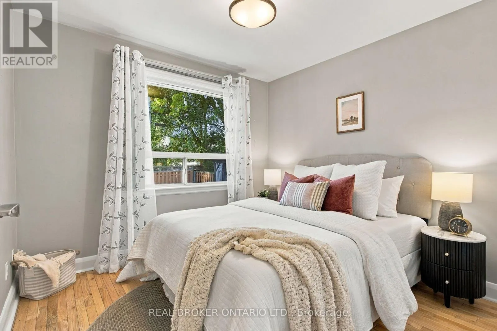 52 DUDHOPE AVENUE