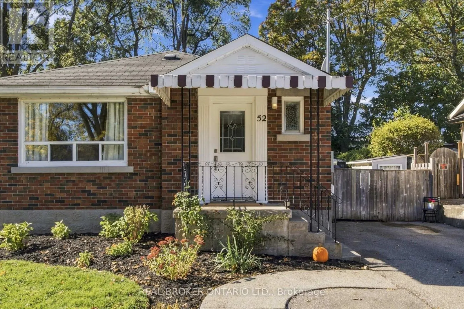 52 DUDHOPE AVENUE