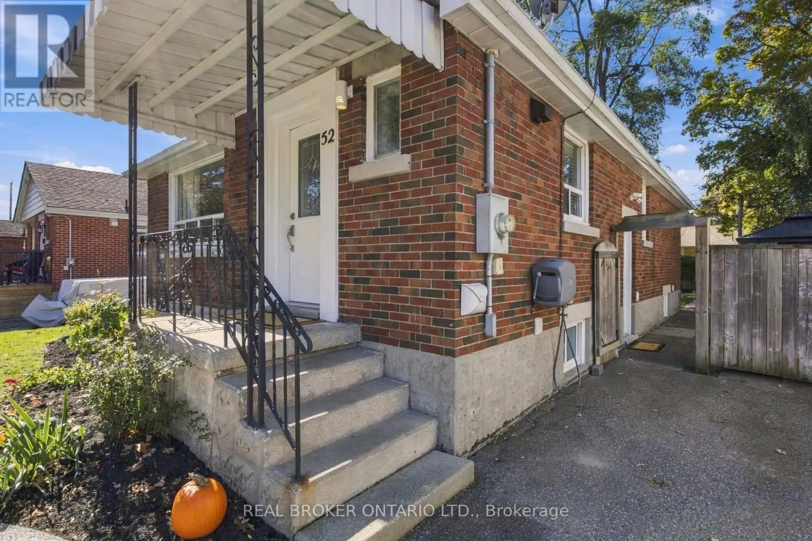 52 DUDHOPE AVENUE