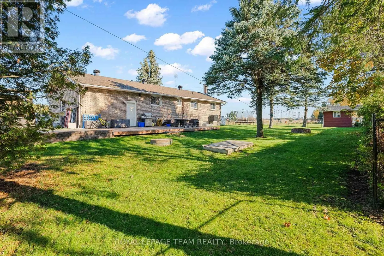 906 RUSSELL ROAD