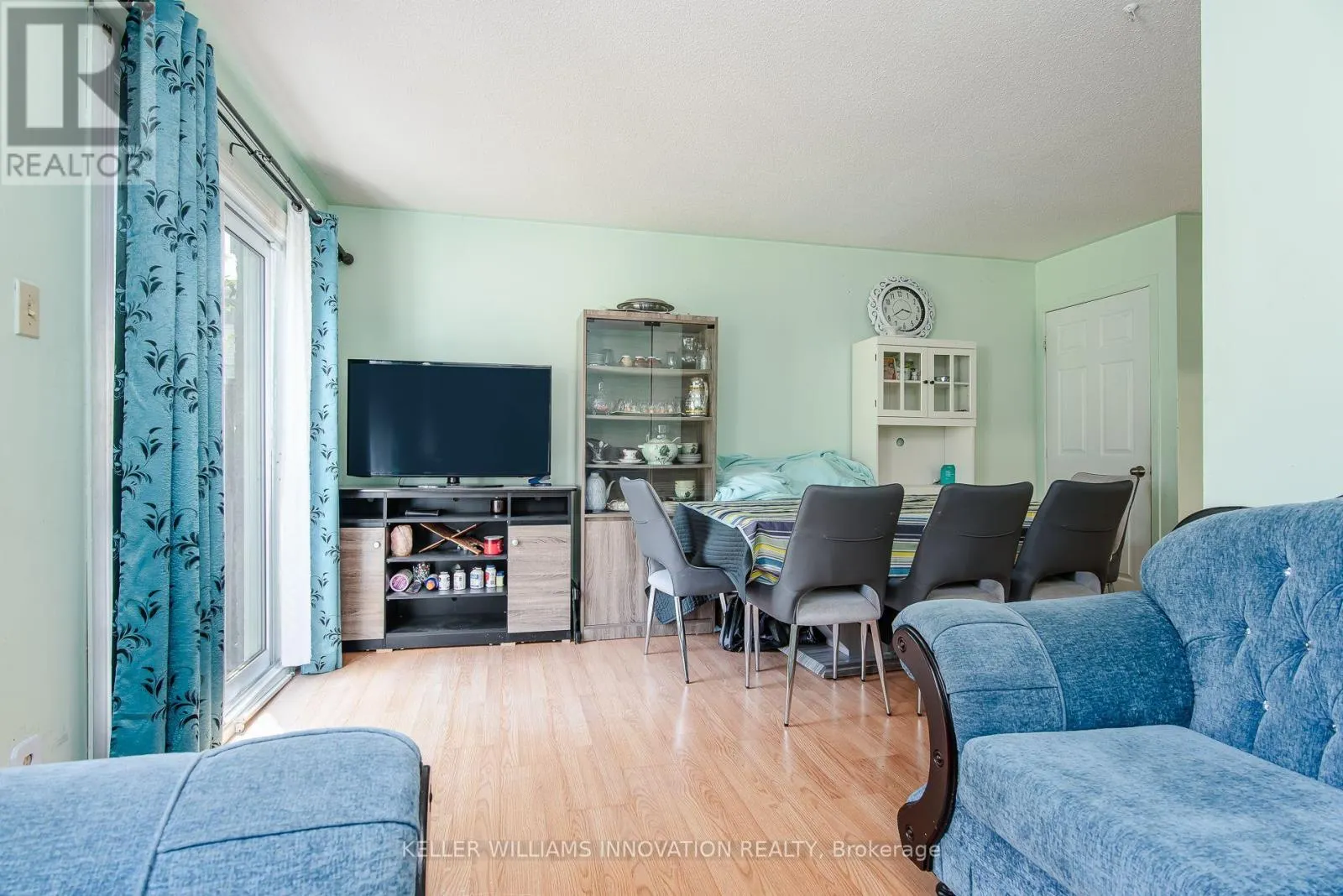 C - 304 BLUEVALE STREET N