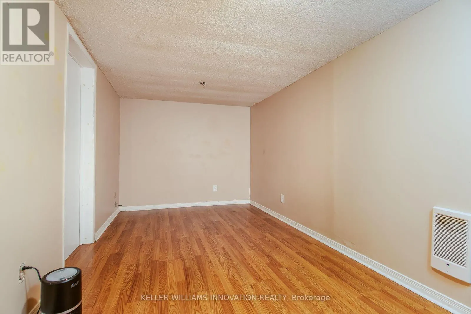 C - 304 BLUEVALE STREET N