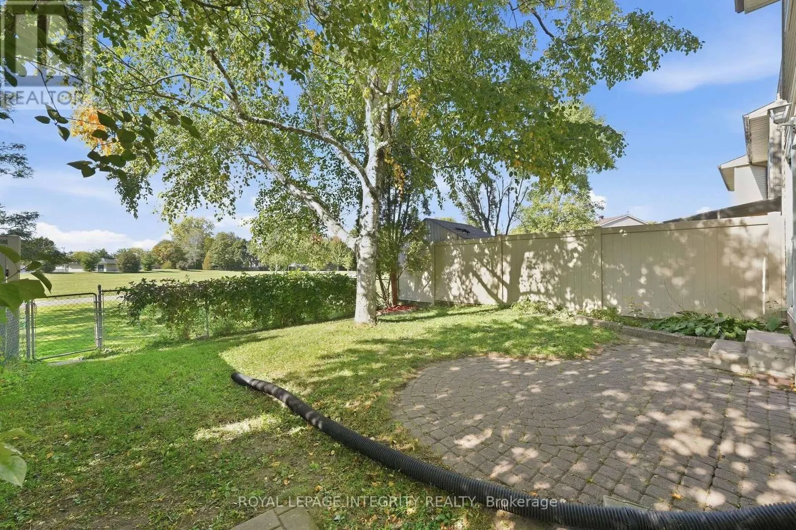 909 LAWNSBERRY DRIVE