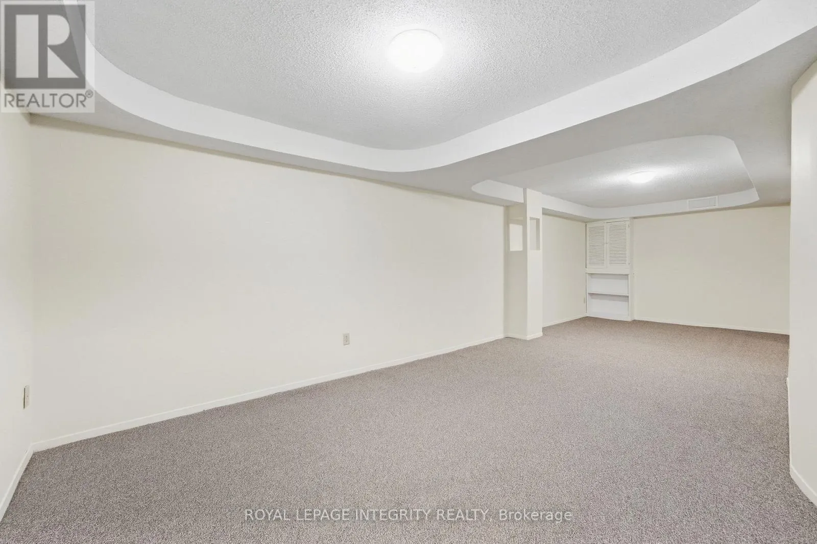 909 LAWNSBERRY DRIVE