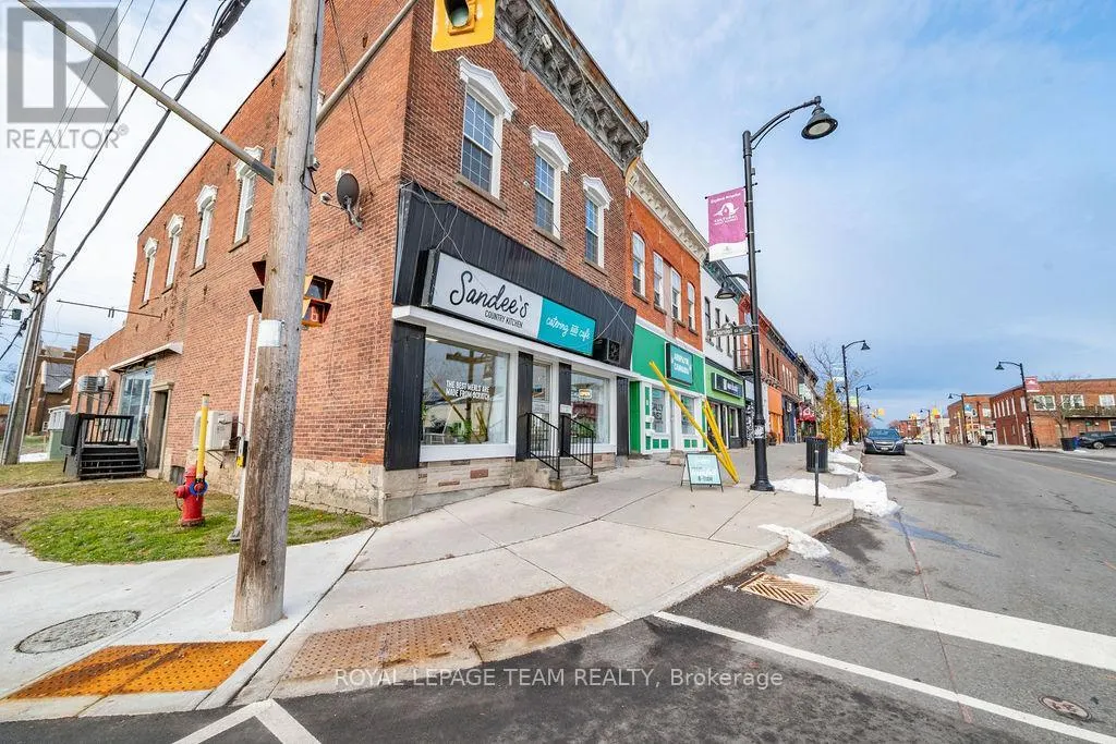 4 ELGIN STREET W