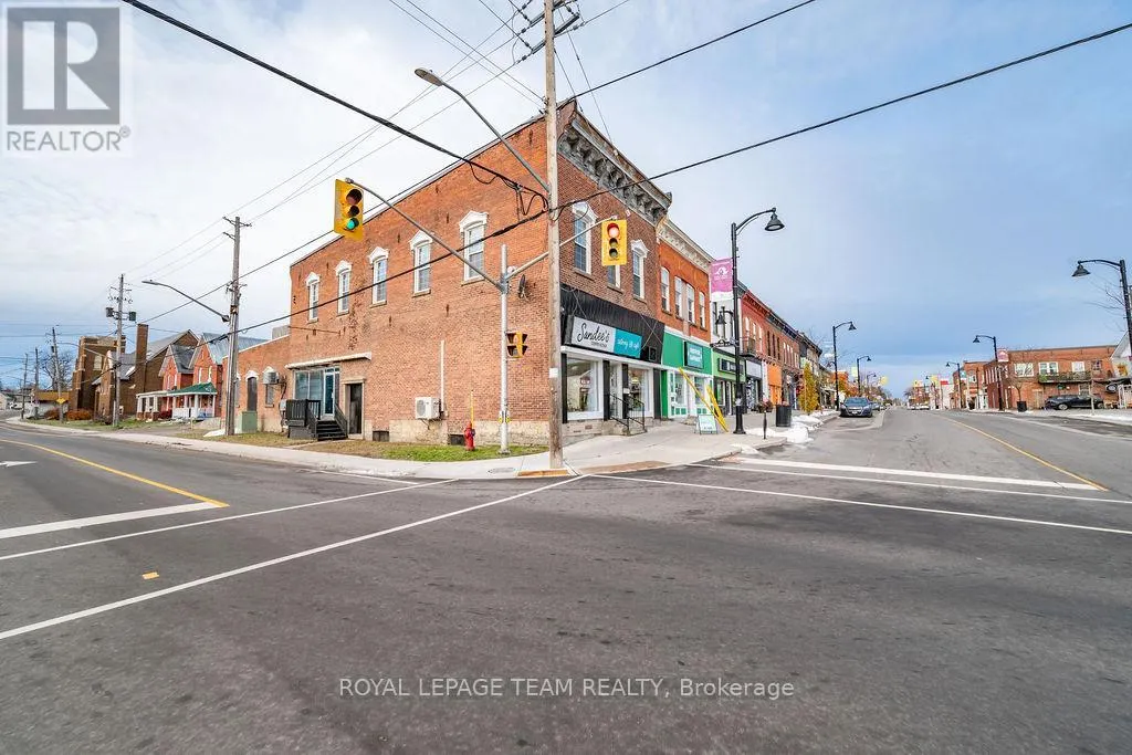 4 ELGIN STREET W