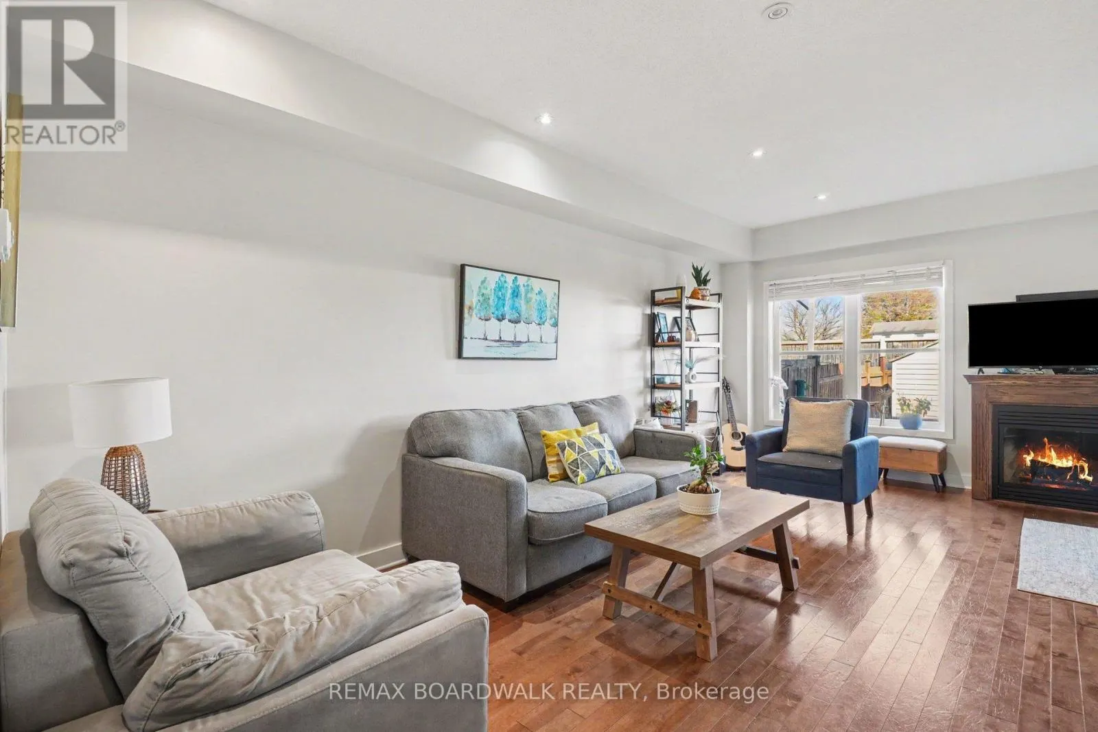 1109 FIELDFAIR WAY