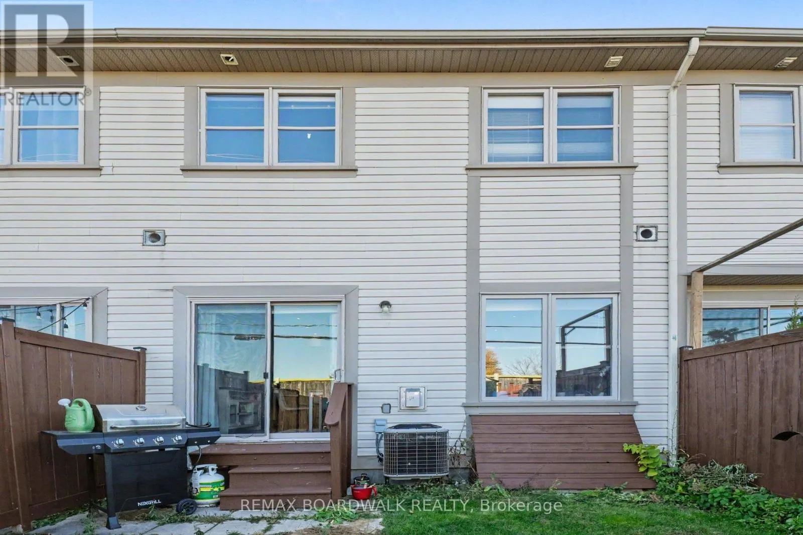 1109 FIELDFAIR WAY