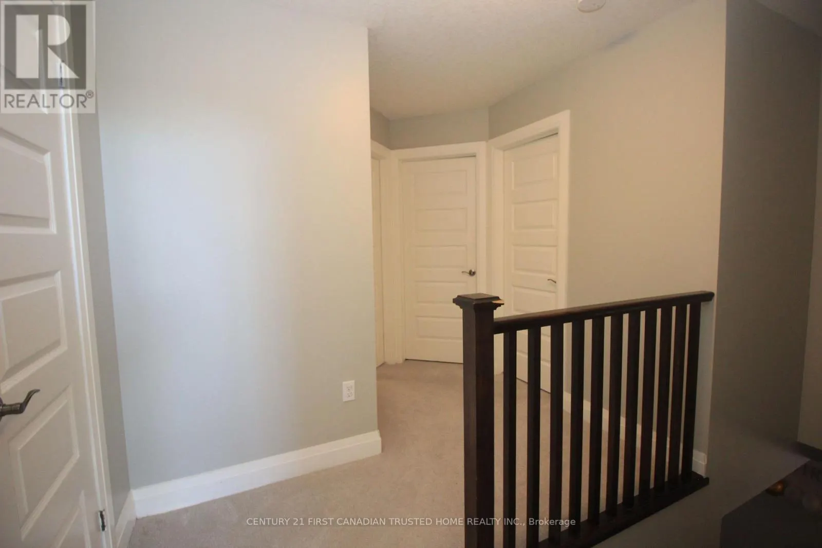 6832 VALLAS CIRCLE