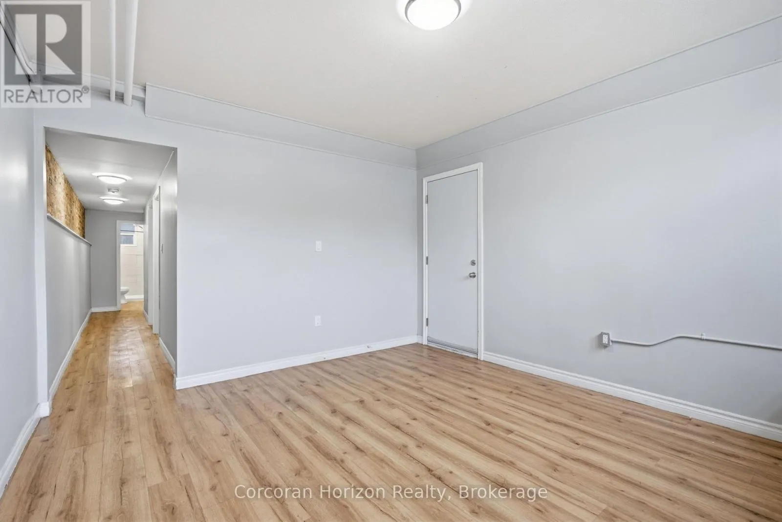 1539-1547 BARTON STREET E