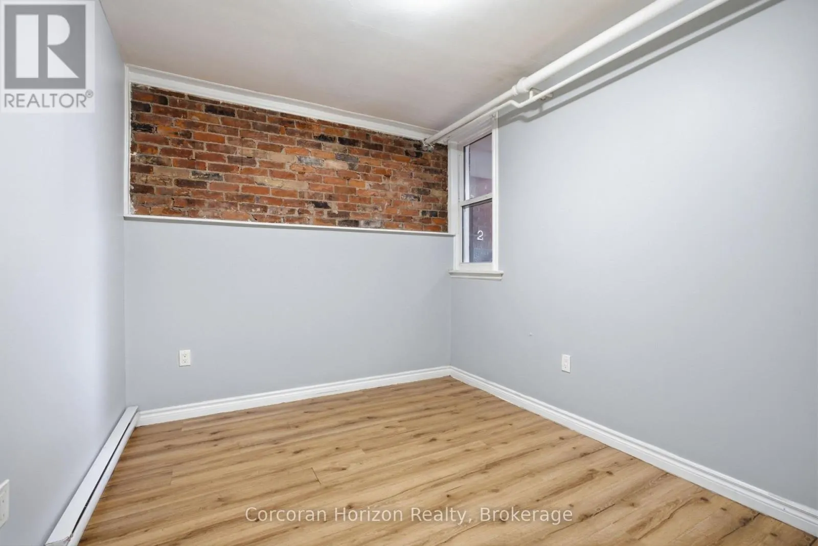 1539-1547 BARTON STREET E