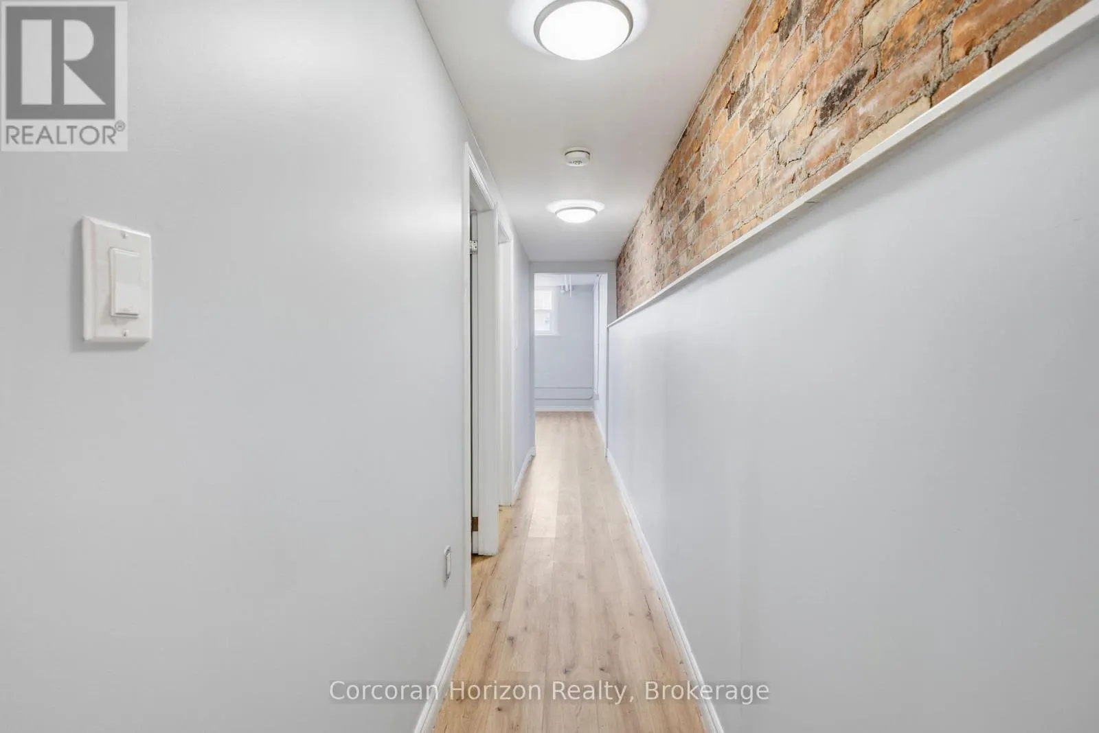 1539-1547 BARTON STREET E