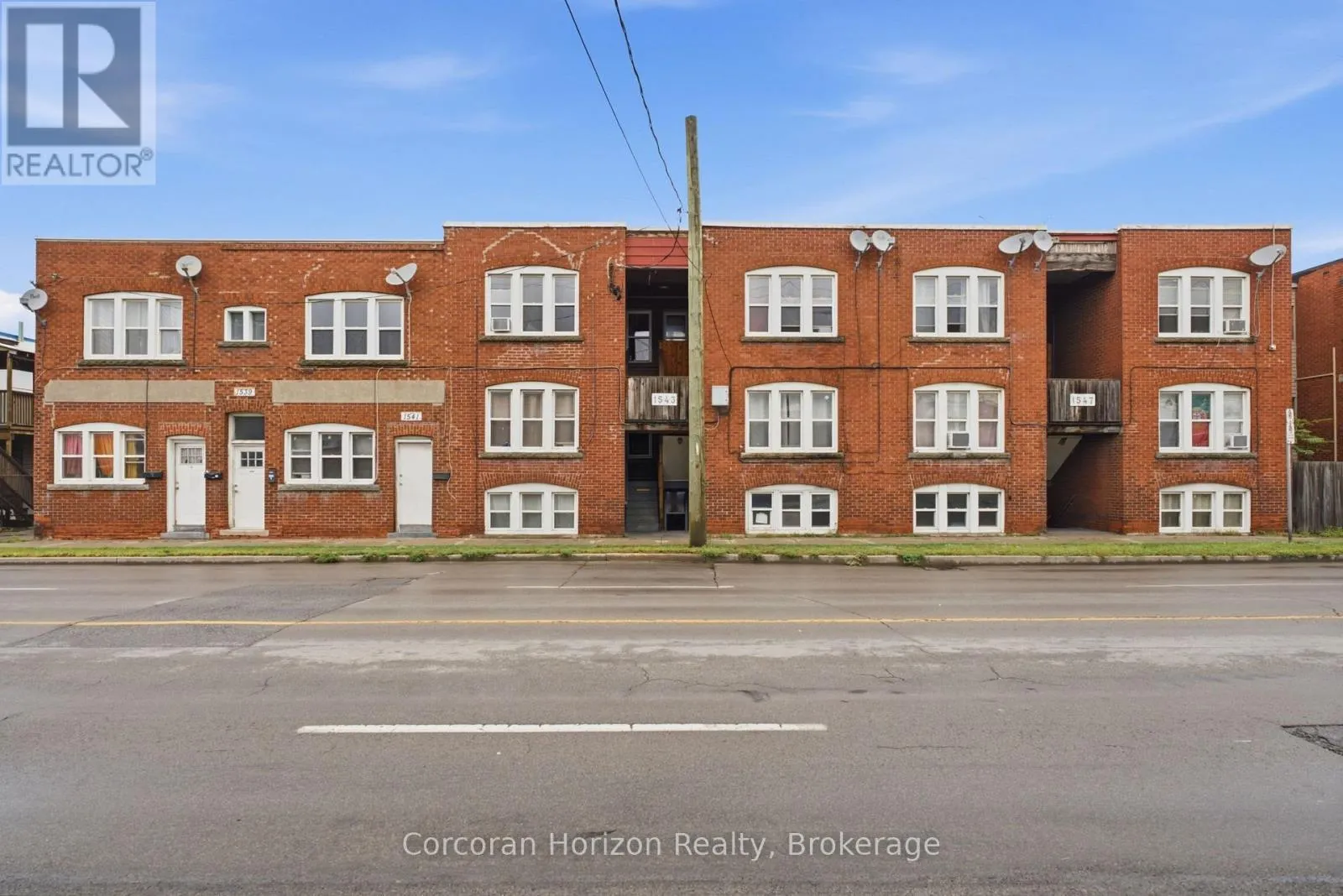 1539-1547 BARTON STREET E