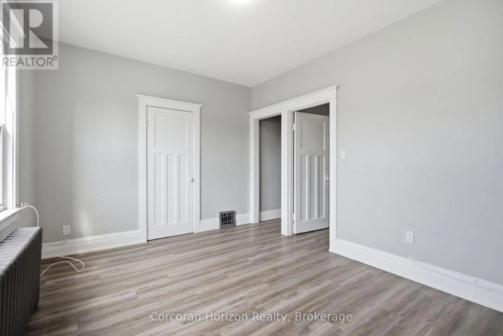 1539-1547 BARTON STREET E