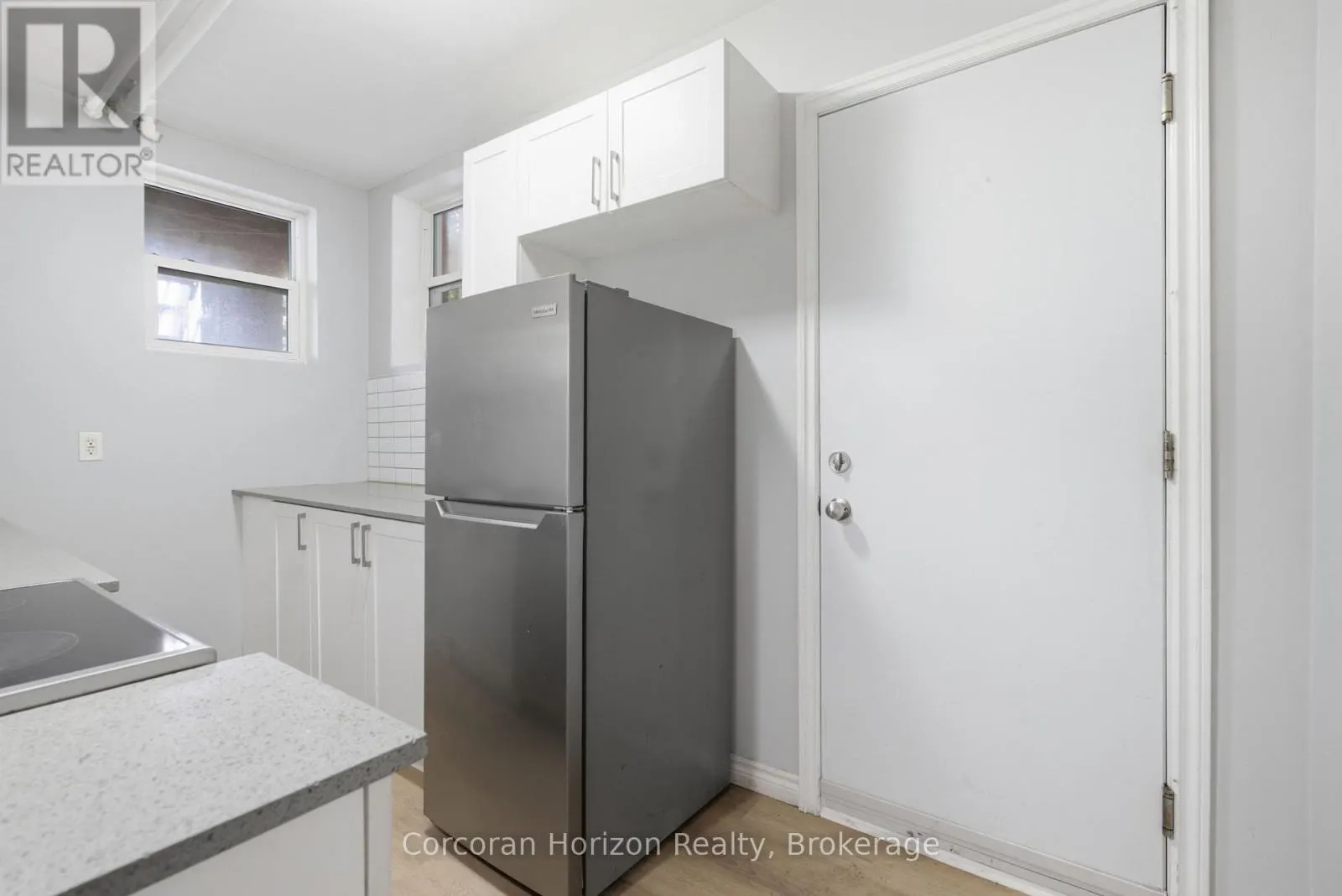 1539-1547 BARTON STREET E