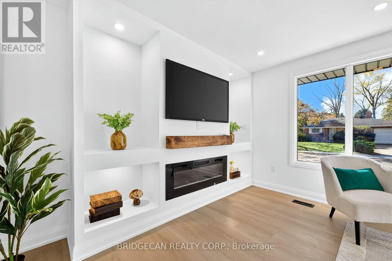4 BERMUDA COURT