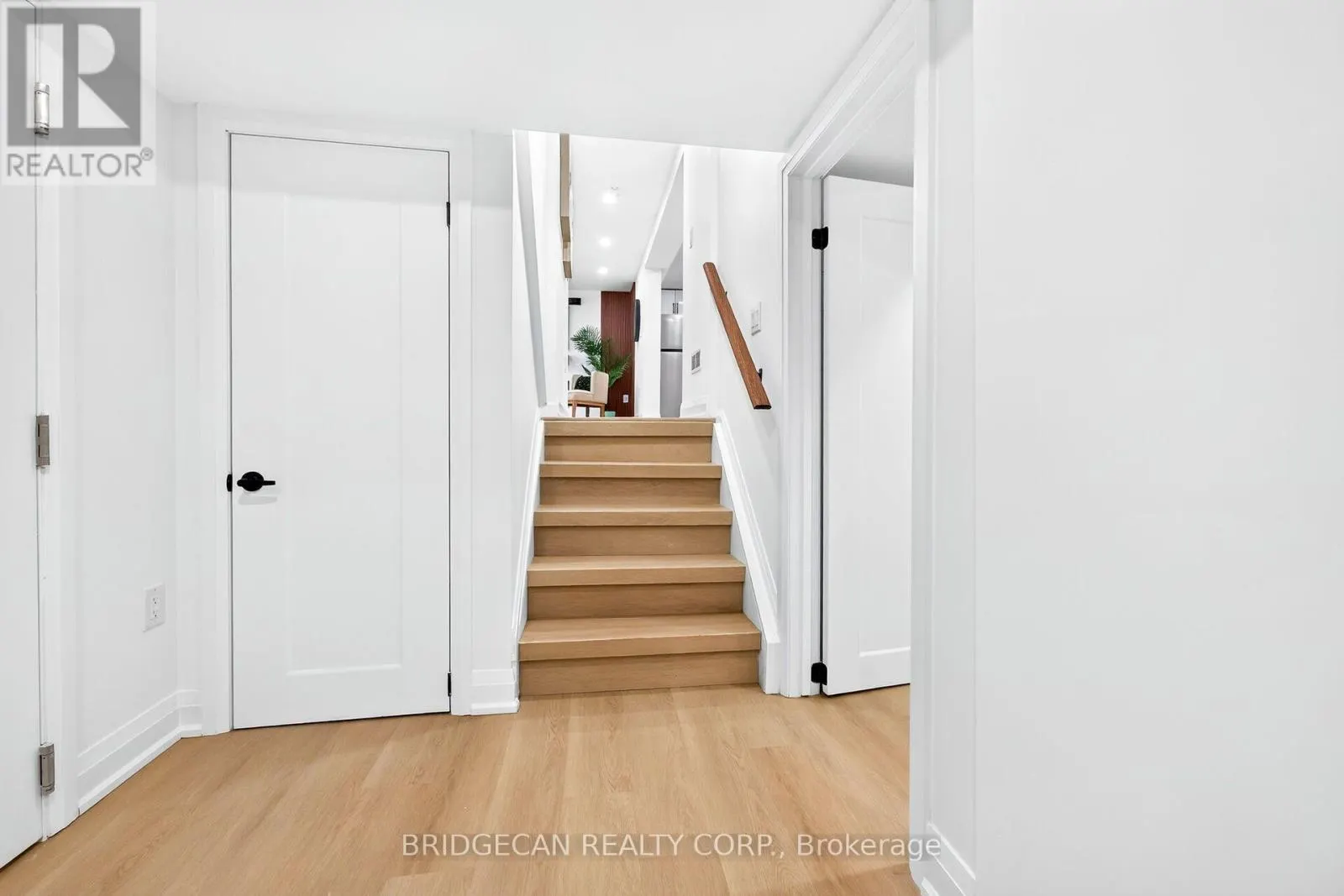 4 BERMUDA COURT