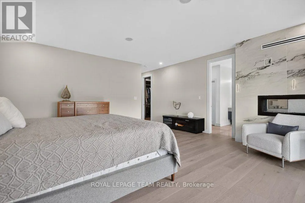 6865 PEBBLE TRAIL WAY