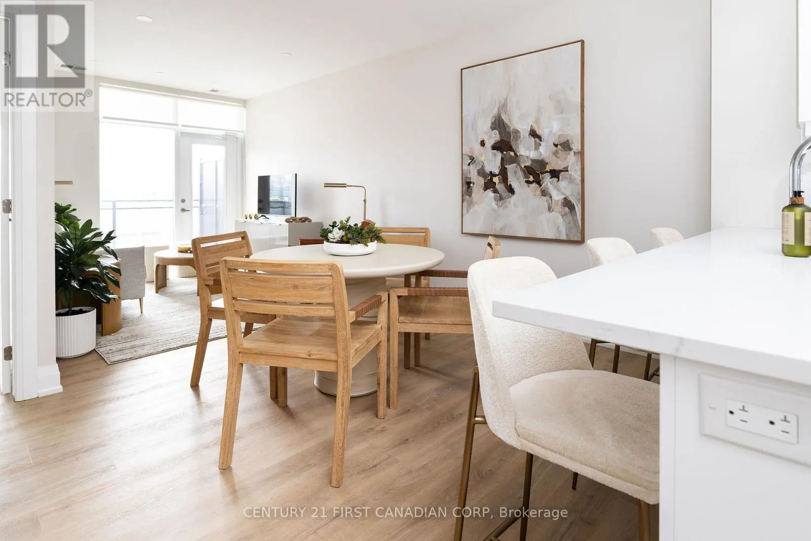 1107 - 4286 KING STREET #1107